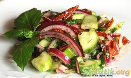 Салат из огурцов и яблок Салат из огурцов и яблок