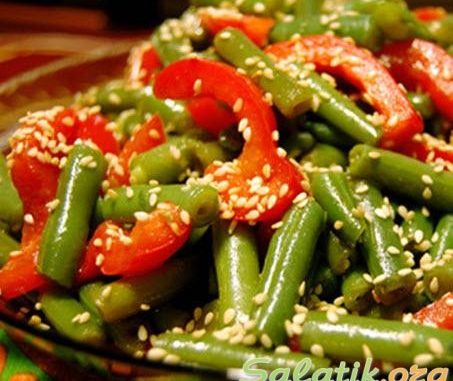 Салат со стручковой фасолью и помидорами Салат со стручковой фасолью и помидорами