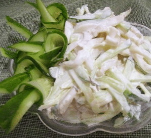salat-kalmarov-i-ogurcov Салат из кальмаров и огурцов