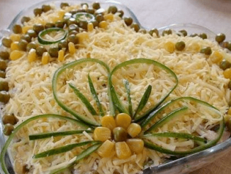Печеночный слоеный салат