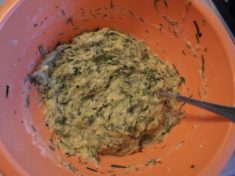 Кабачковый торт с сыром и помидорами