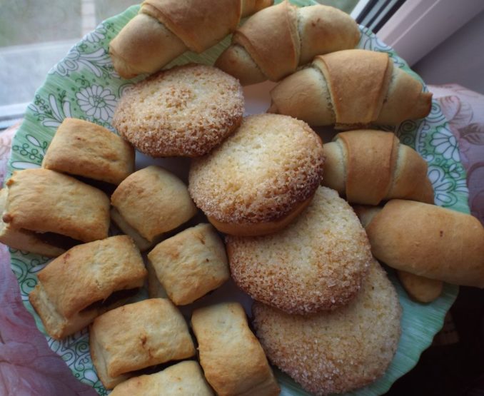 Коржик молочный