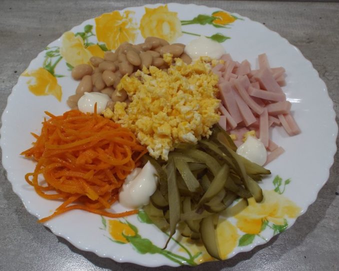 Салат с ветчиной и корейской морковью