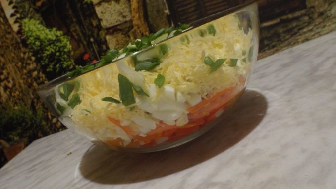 Салат с корейской морковкой и крабовыми палочками