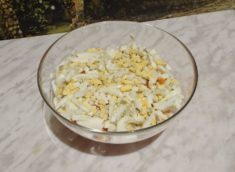 Салат с корейской морковкой и крабовыми палочками
