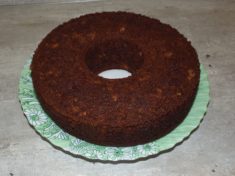 Банановый кекс с орехами
