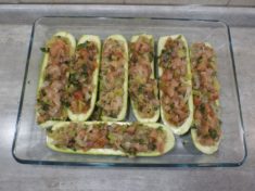 Лодочки из кабачков с фаршем