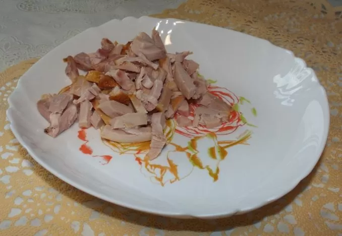 kurica-kopchenaya-rezannaya Курица копченая