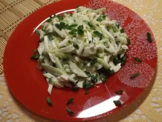 Салат со свежим огурцом