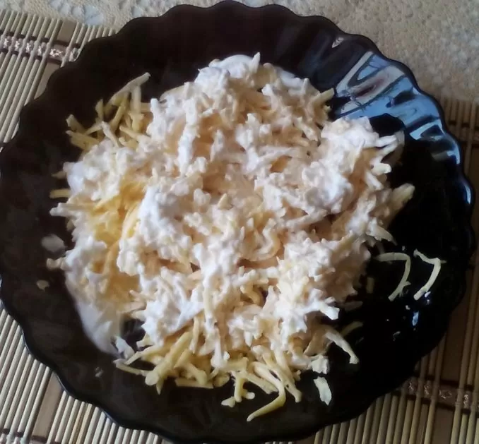 Сыр с чесноком