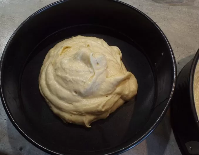 Простой пирог со сливами