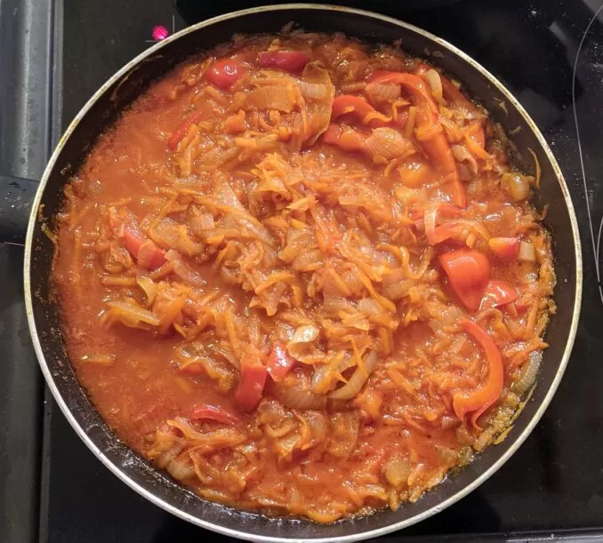 скумбрия под овощами