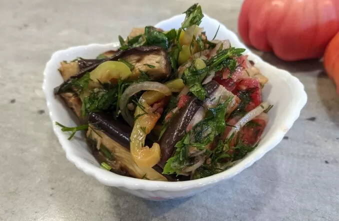 Баклажаны с зеленью и чесноком