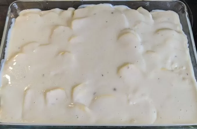 Картофельная запеканка в молочном соусе