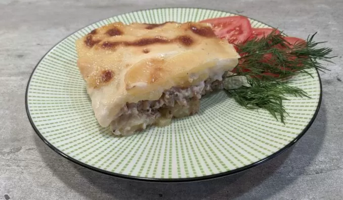 Картофельная запеканка в молочном соусе